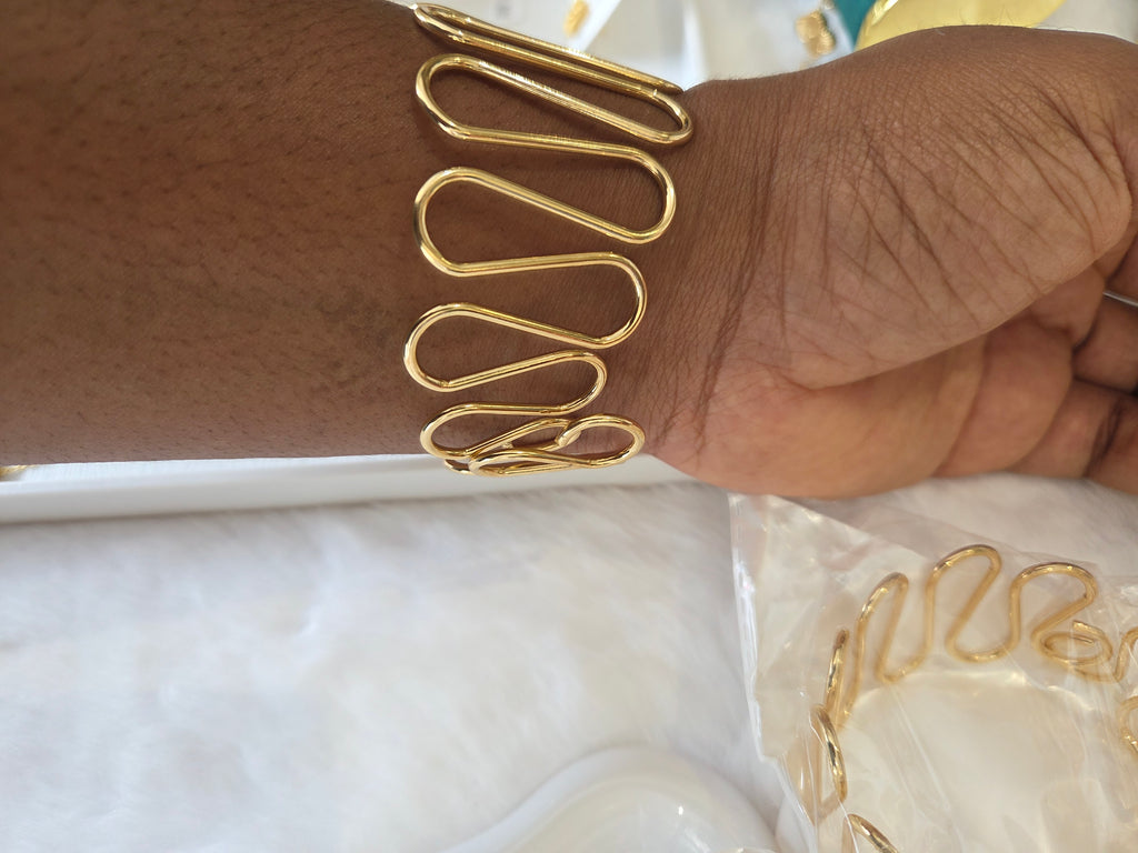 Stainless steel non Tarnish Gold Bracelet.